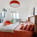 La Suite Rouge Du Marais